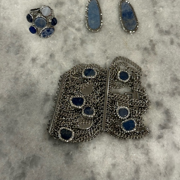 New BCBG silver and blue stone strand clasp bracelet. - Picture 3 of 6